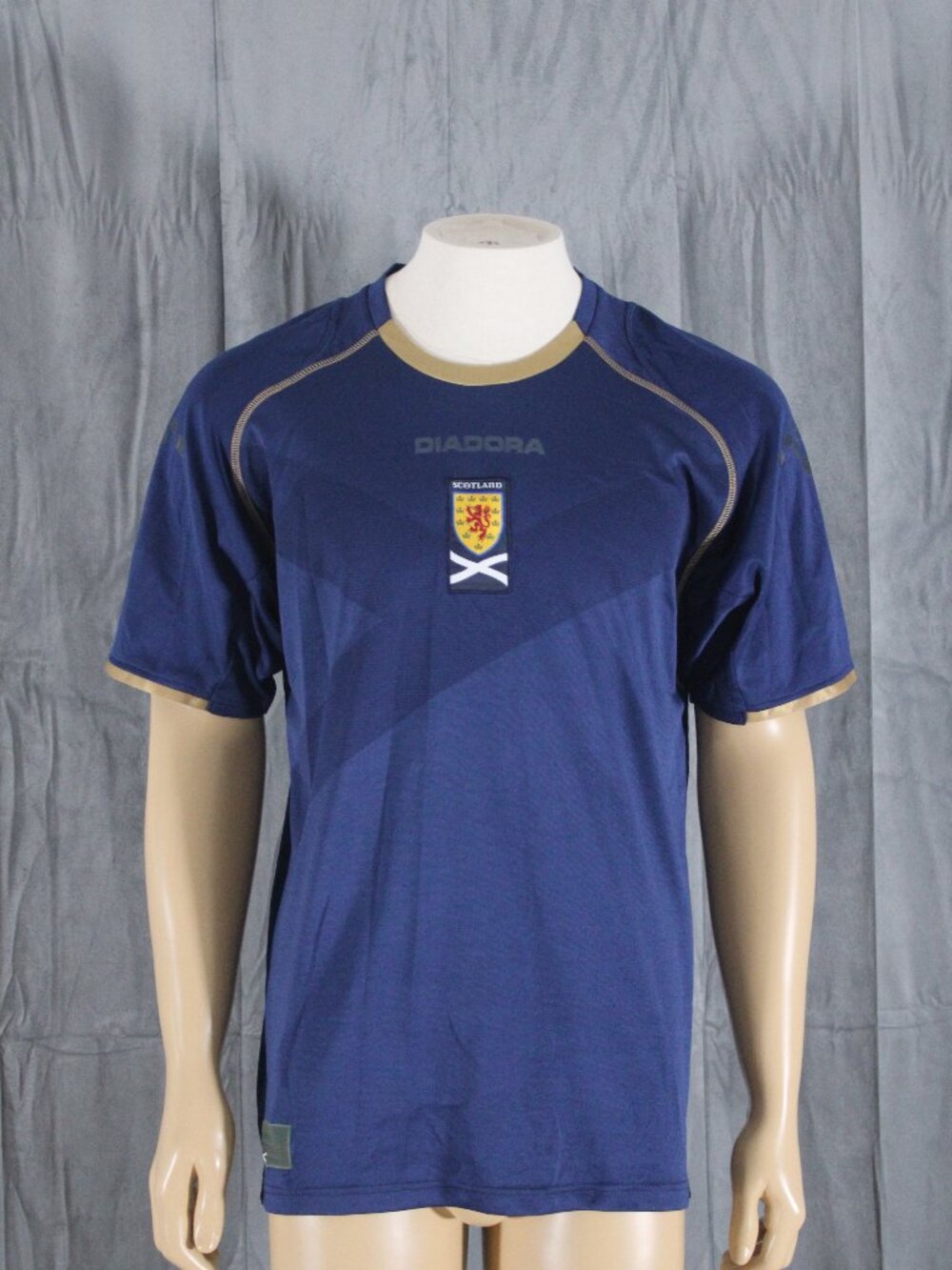 Team Scotland Soccer Jersey (Retro) - 2007 Home Jersey by Diadora - Men's Medium